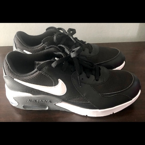 Nike AirMax Youth Size 5 - Picture 1 of 7